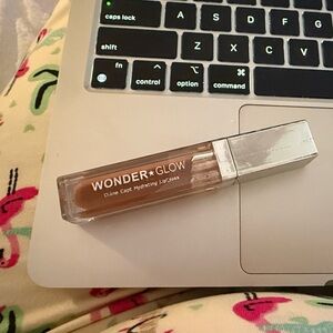Wonder*Glow Hydrating Lip Gloss -Wonderskin’s Diène Capt Hydrating Lip Gloss nwt